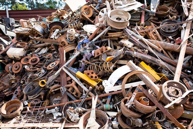 Ngành Tài nguyên và Môi trường đang “đánh đố” Hải quan về quản lý phế liệu nhập khẩu?