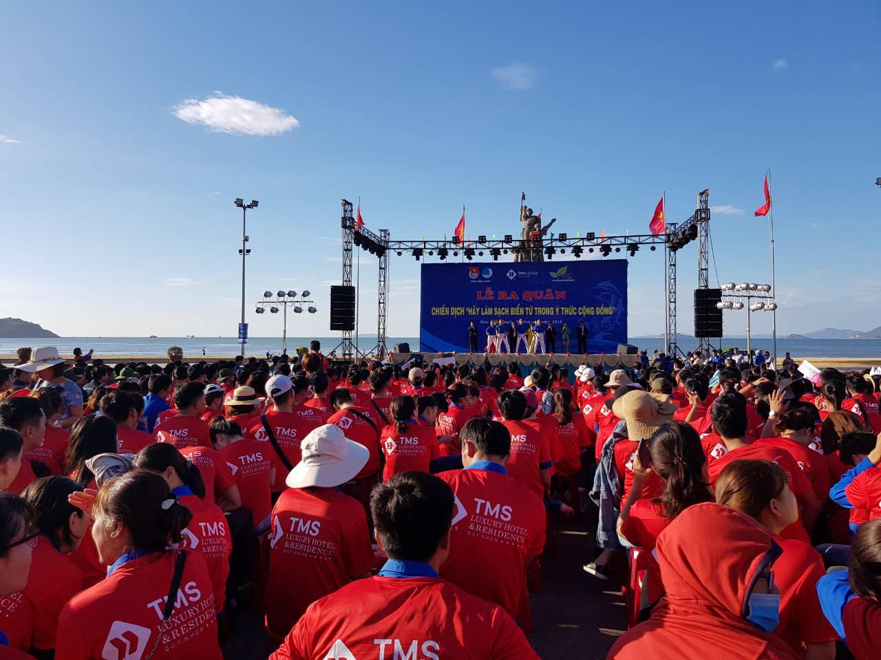 Sôi động chiến dịch “Hãy làm sạch biển từ trong ý thức cộng đồng” lớn nhất Quy Nhơn 2018