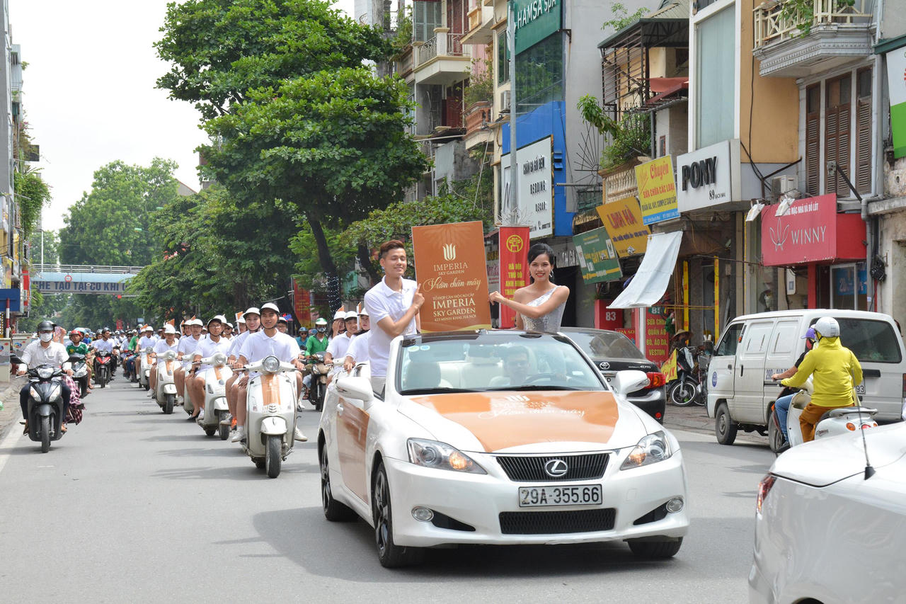 Imperia Sky Garden: Roadshow phủ khắp phố phường Hà Nội