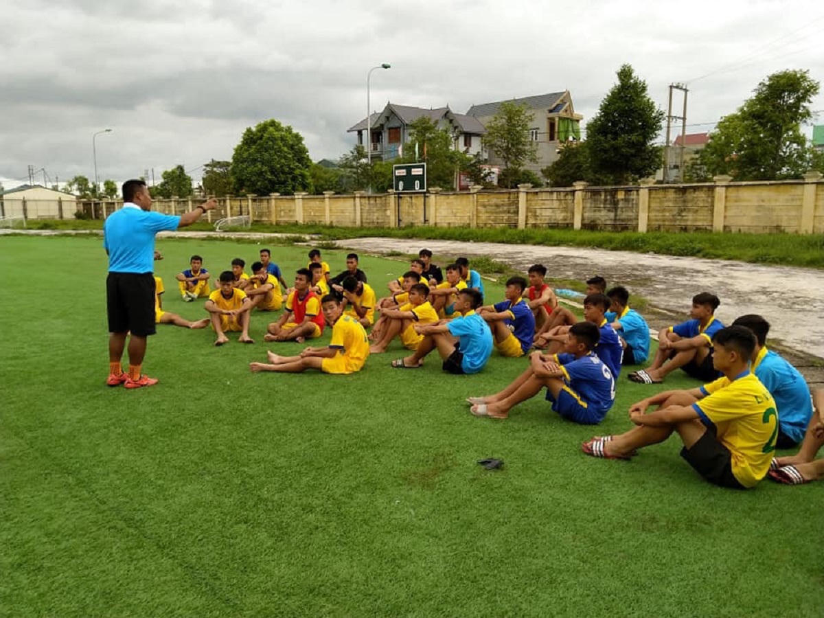 "Cú hích” tuyệt vời cho bóng đá trẻ FLC Thanh Hoá