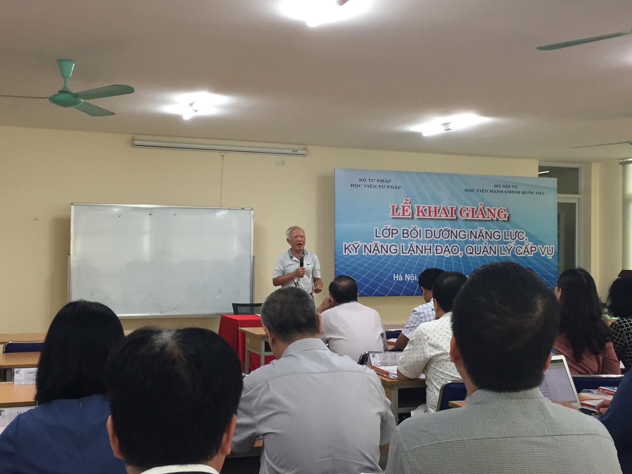 Bộ Tư pháp tiếp tục khai giảng Lớp bồi dưỡng năng lực, kỹ năng lãnh đạo, quản lý cấp Vụ và tương đương