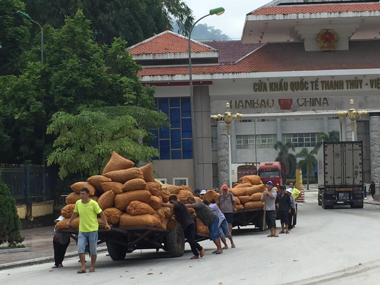 Hải quan cửa khẩu quốc tế Thanh Thuỷ nâng cao hiệu quả hoạt động nhờ cải cách, hiện đại hoá