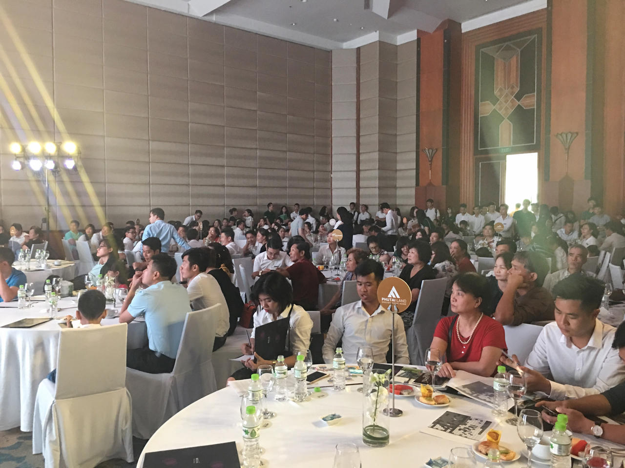 Nhộn nhịp giao dịch căn hộ Imperia Sky Garden trong tháng Ngâu