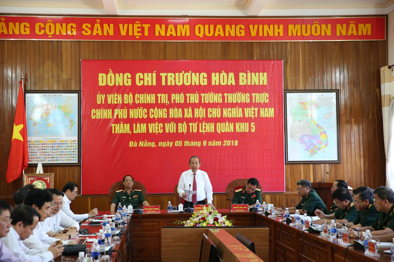 Phó Thủ tướng Trương Hoà Bình yêu cầu Quân khu 5 tăng cường các biện pháp phòng thủ
