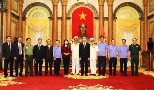 Chủ tịch nước trao quyết định bổ nhiệm 2 Phó Viện trưởng VKSNDTC