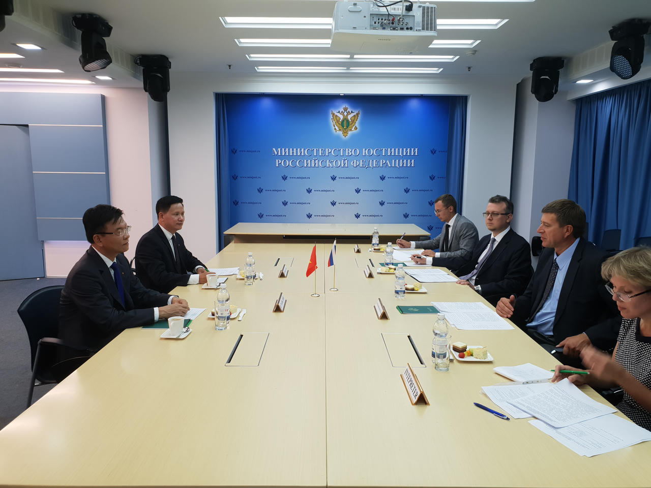 Tiếp tục đẩy mạnh hợp tác pháp luật và tư pháp Việt Nam - Liên bang Nga, góp phần làm sâu sắc hơn quan hệ đối tác chiến lược toàn diện Việt - Nga