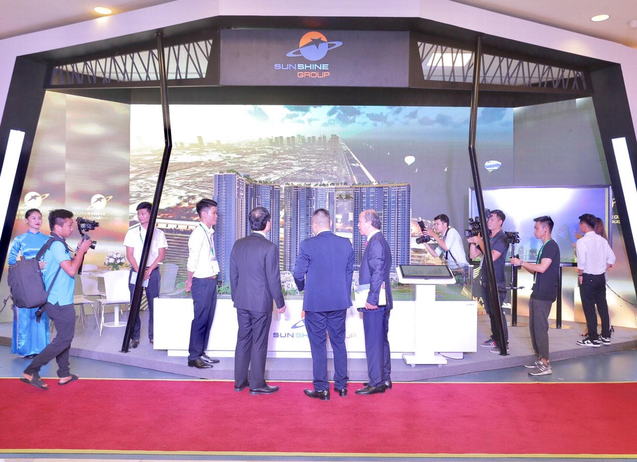 Khách quốc tế bị thu hút bởi BĐS ứng dụng công nghệ 4.0 của Sunshine Group tại Hội nghị quốc tế BĐS IREC 2018