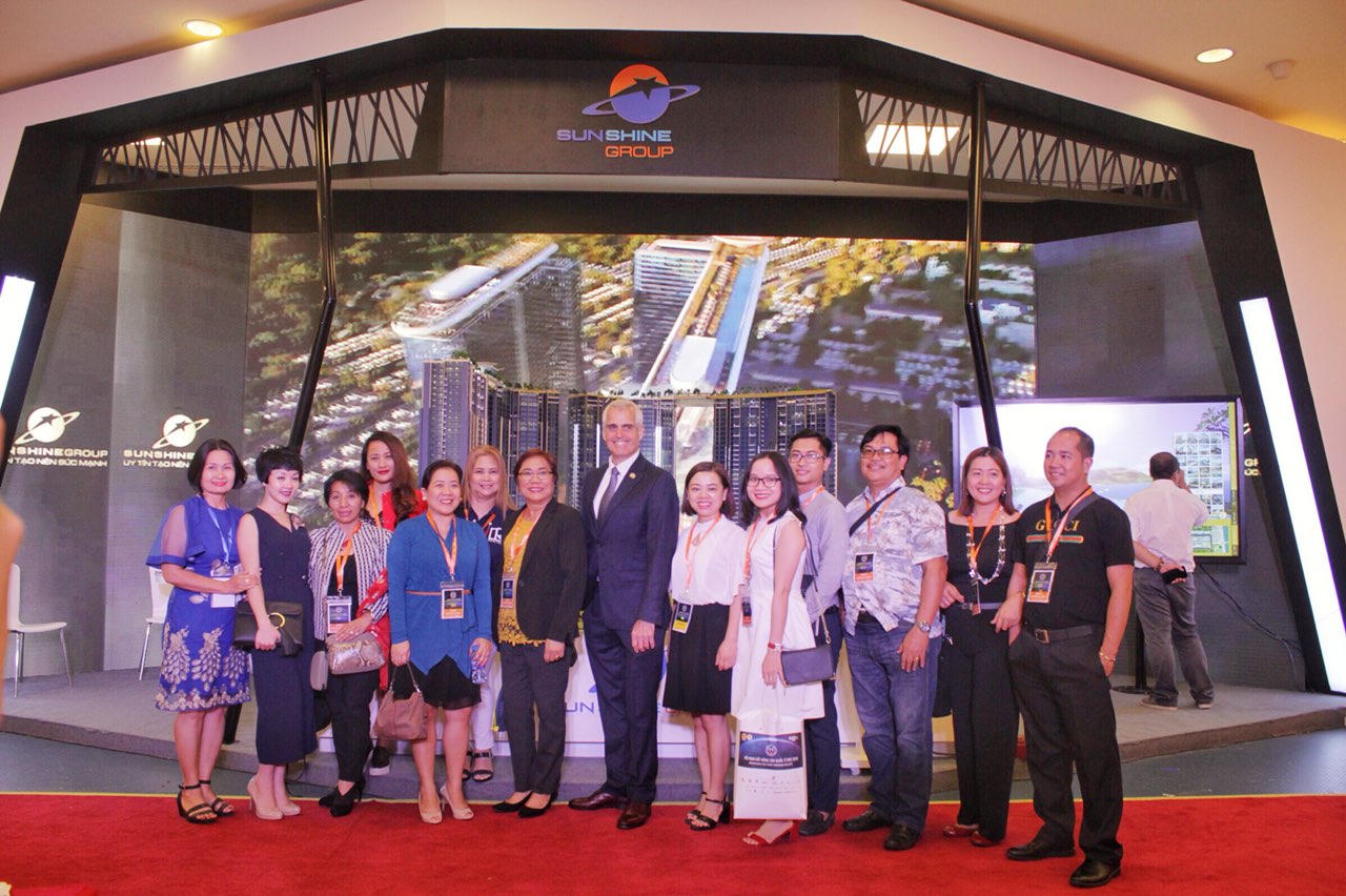 Khách quốc tế bị thu hút bởi BĐS ứng dụng công nghệ 4.0 của Sunshine Group tại Hội nghị quốc tế BĐS IREC 2018