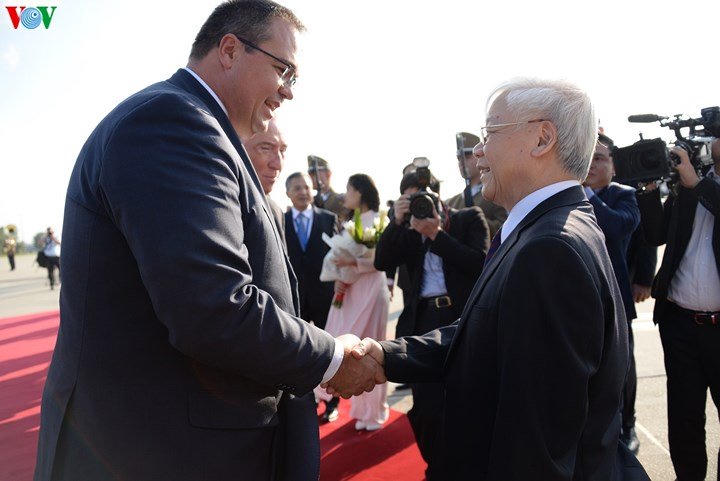 Lễ đón Tổng bí thư Nguyễn Phú Trọng tại sân bay Hungary