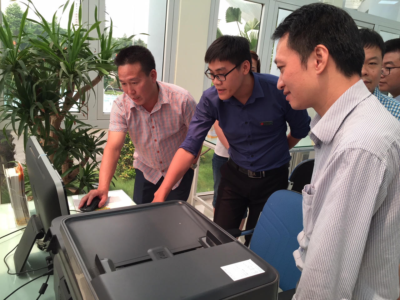 Bộ Tư pháp: Lớp bồi dưỡng lãnh đạo, quản lý cấp Vụ và tương đương đi thực tế tại Hải Phòng