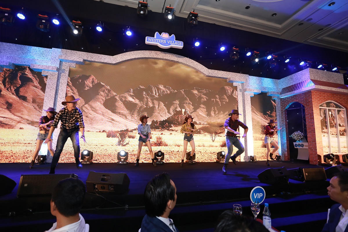 Chính sách đầu tư mới gây sốt lễ giới thiệu Western Village FLC Quảng Bình 