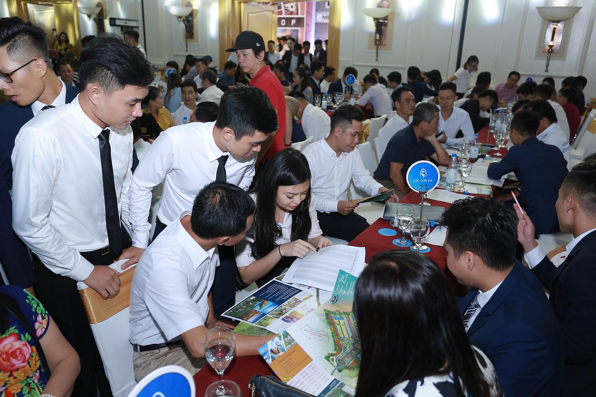 Chính sách đầu tư mới gây sốt lễ giới thiệu Western Village FLC Quảng Bình 