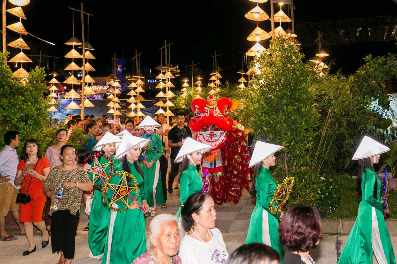 Gần 8000 du khách đã trải nghiệm lễ hội Trăng Thương cảng tại Công viên Ấn tượng Hội An