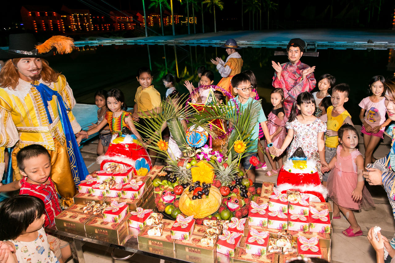 Gần 8000 du khách đã trải nghiệm lễ hội Trăng Thương cảng tại Công viên Ấn tượng Hội An