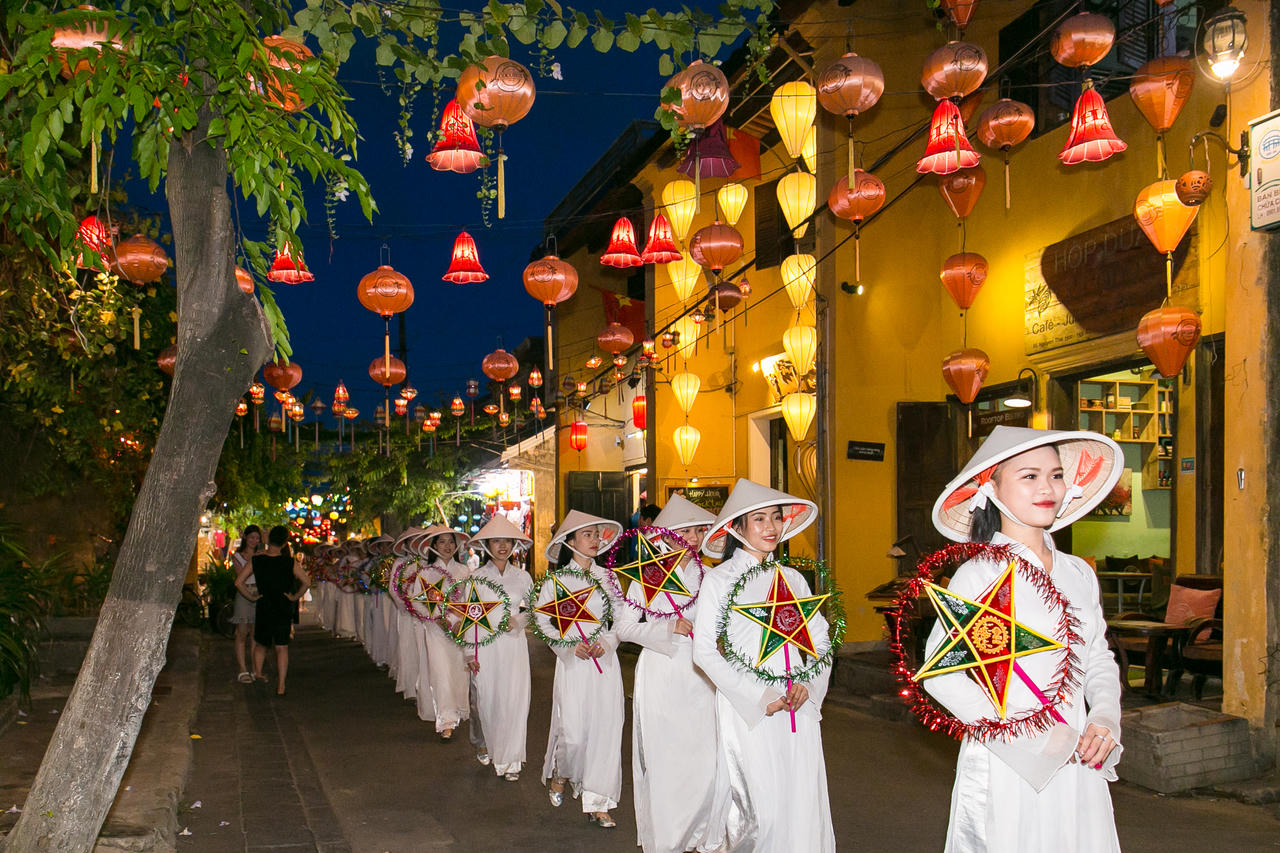 Gần 8000 du khách đã trải nghiệm lễ hội Trăng Thương cảng tại Công viên Ấn tượng Hội An