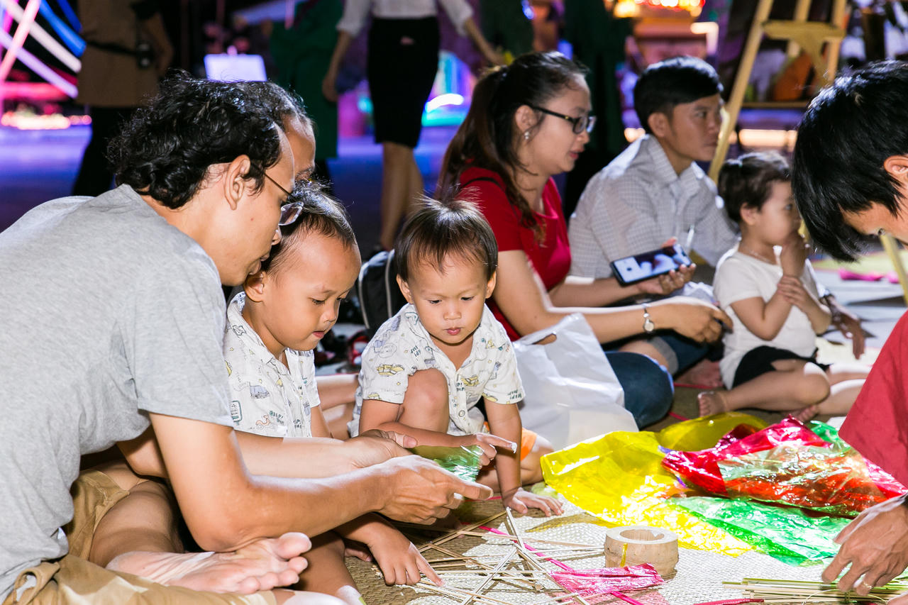 Gần 8000 du khách đã trải nghiệm lễ hội Trăng Thương cảng tại Công viên Ấn tượng Hội An