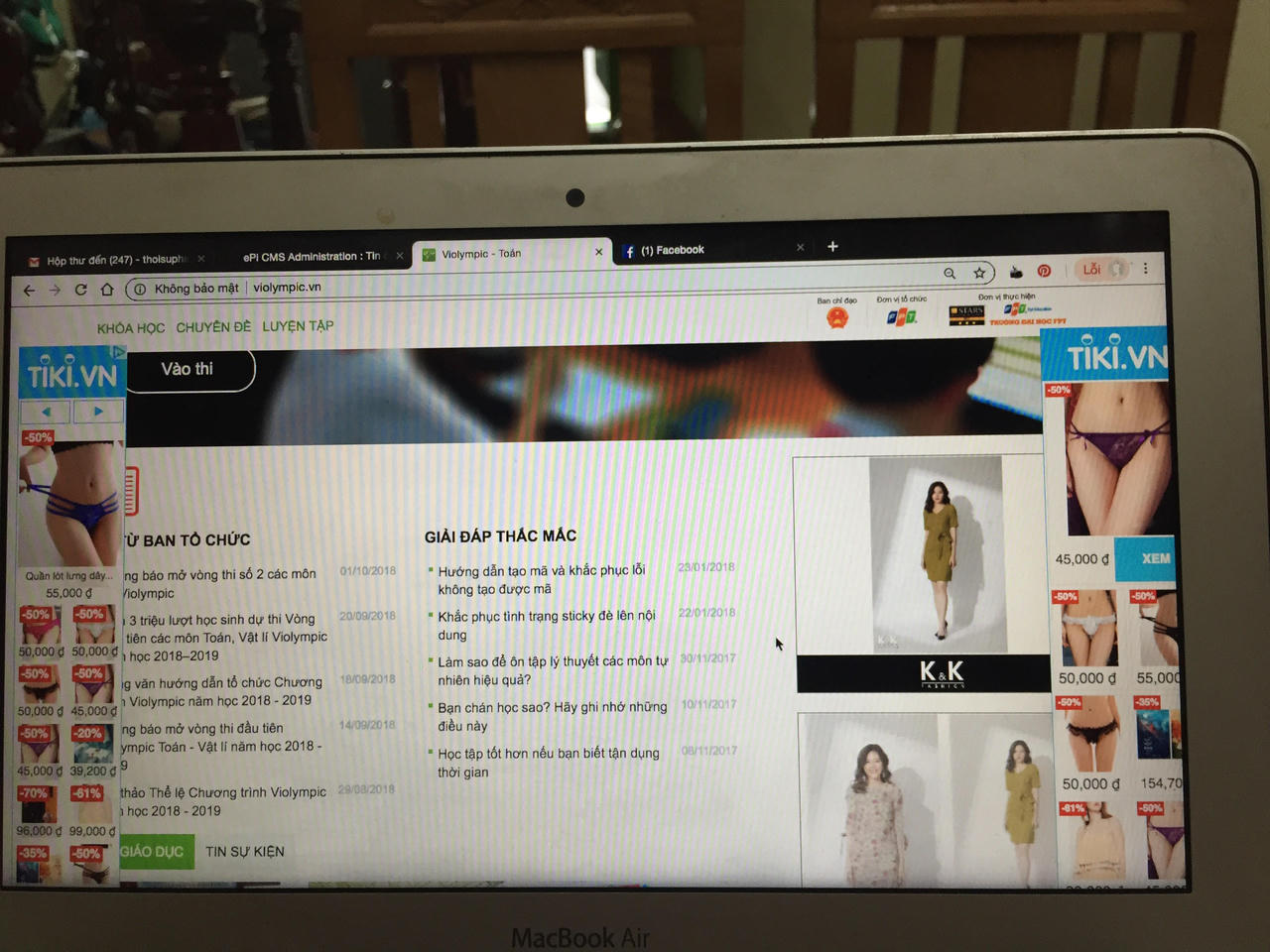 Vào thi Violympic, học sinh tiểu học chết sặc với nội y và quảng cáo