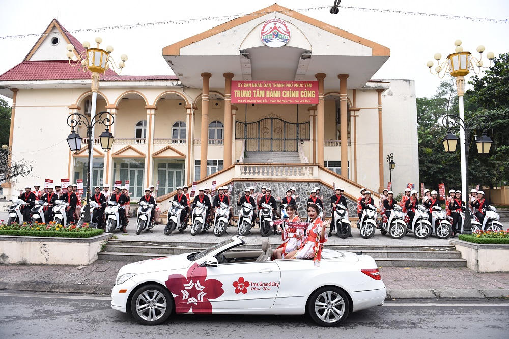 Mãn nhãn với đoàn xe sang khuấy đảo TP. Phúc Yên