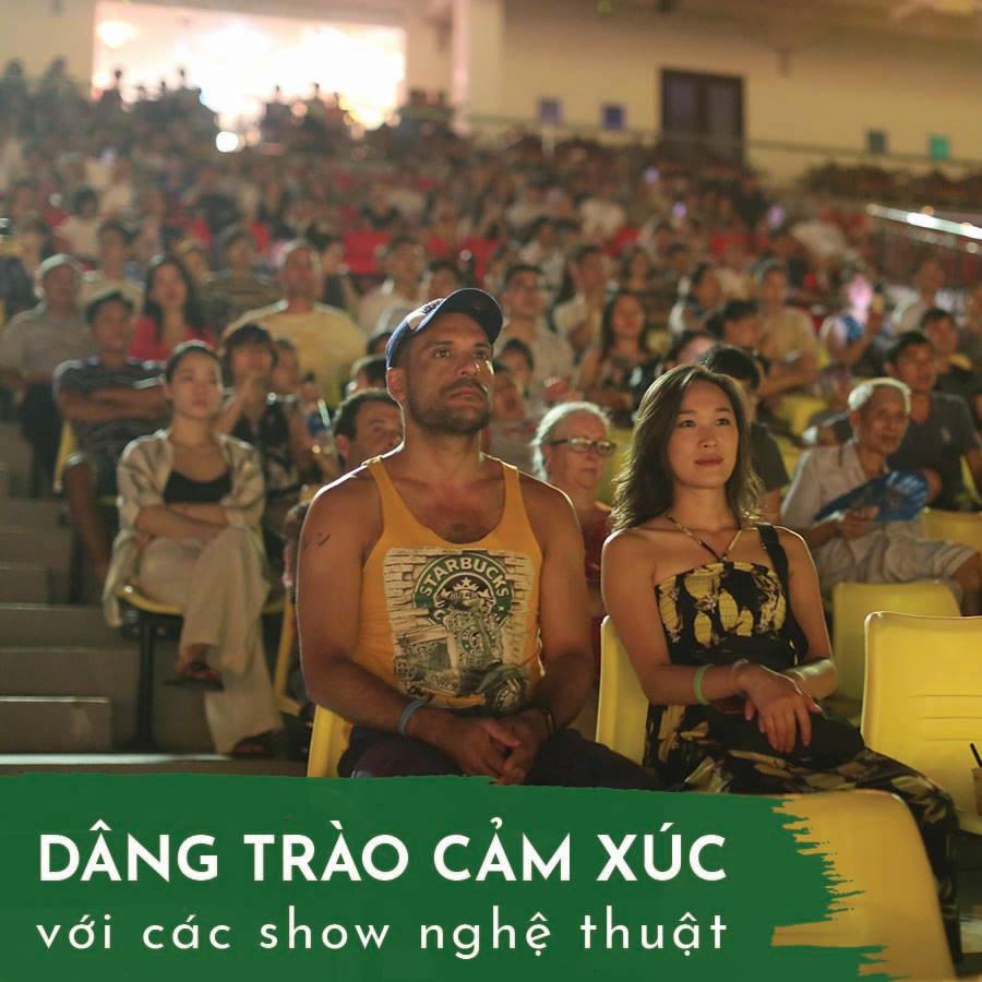 Chạm tới yêu thương - Thăng hoa cảm xúc