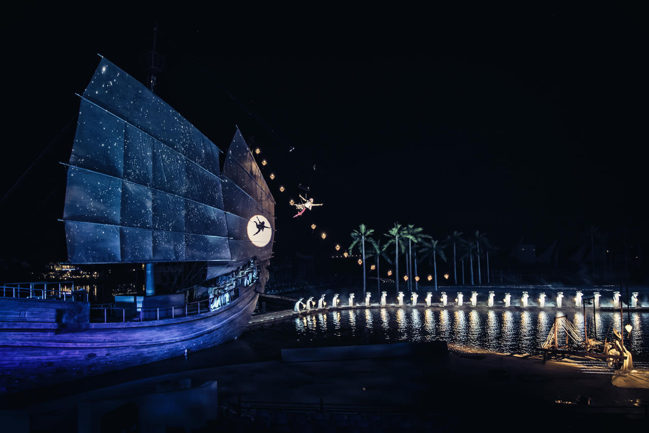 Chạm tới yêu thương - Thăng hoa cảm xúc