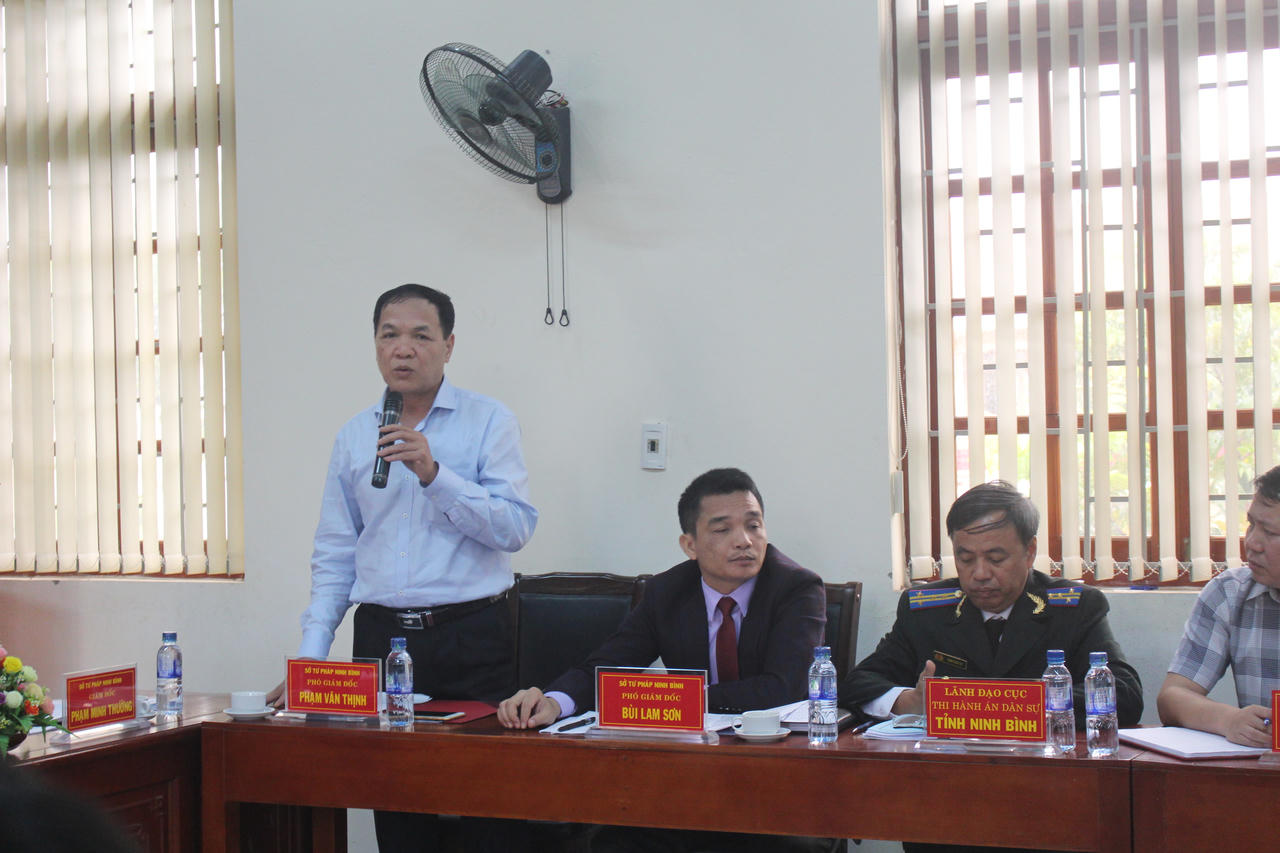 Bộ trưởng Lê Thành Long đang làm việc tại Ninh Bình về công tác Tư pháp