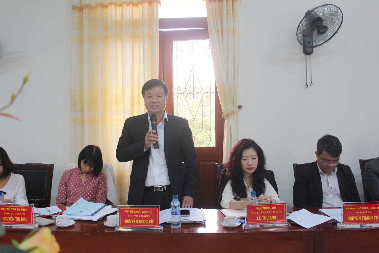 Bộ trưởng Lê Thành Long đang làm việc tại Ninh Bình về công tác Tư pháp