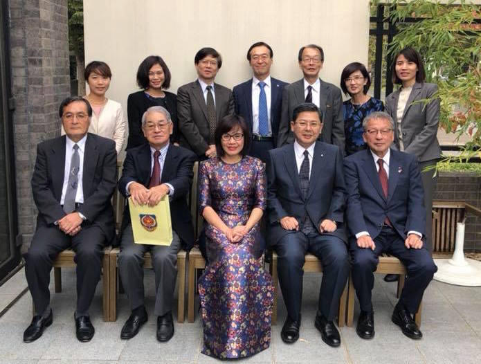 Thứ trưởng Bộ Tư pháp Đặng Hoàng Oanh được Đại học Nagoya trao Giải Cống hiến xây dựng và phát triển quan hệ hợp tác quốc tế