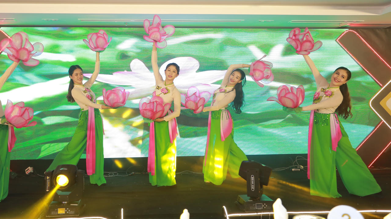 Dàn sao Việt xuất hiện lộng lẫy trong dạ tiệc TMS Luxury Party