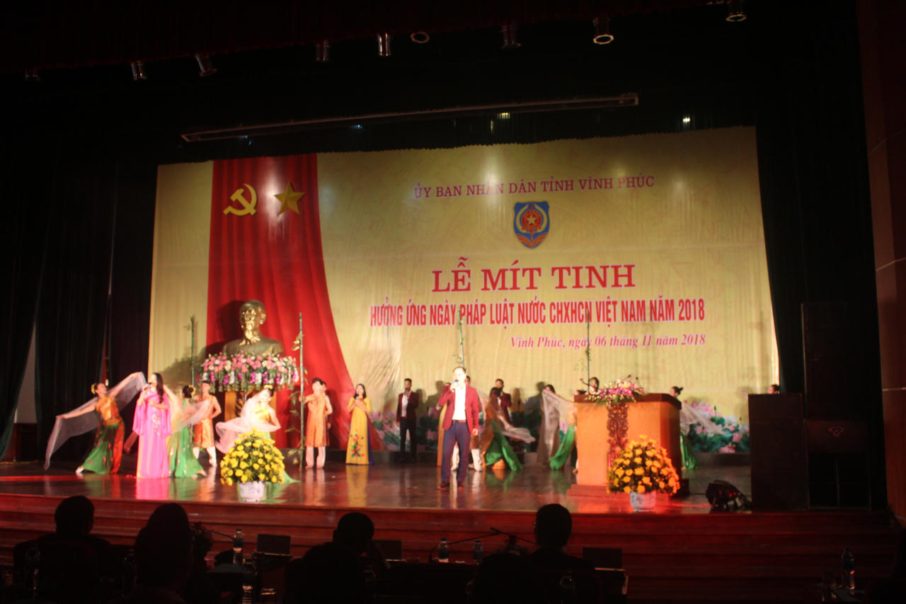 Vĩnh Phúc long trọng mít tinh hưởng ứng Ngày Pháp luật 2018