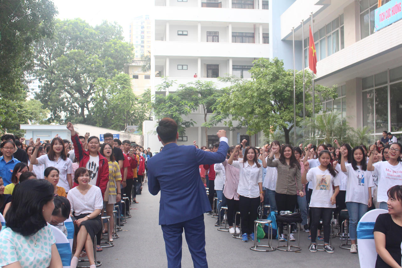 Ra quân hưởng ứng Ngày Pháp luật Việt Nam