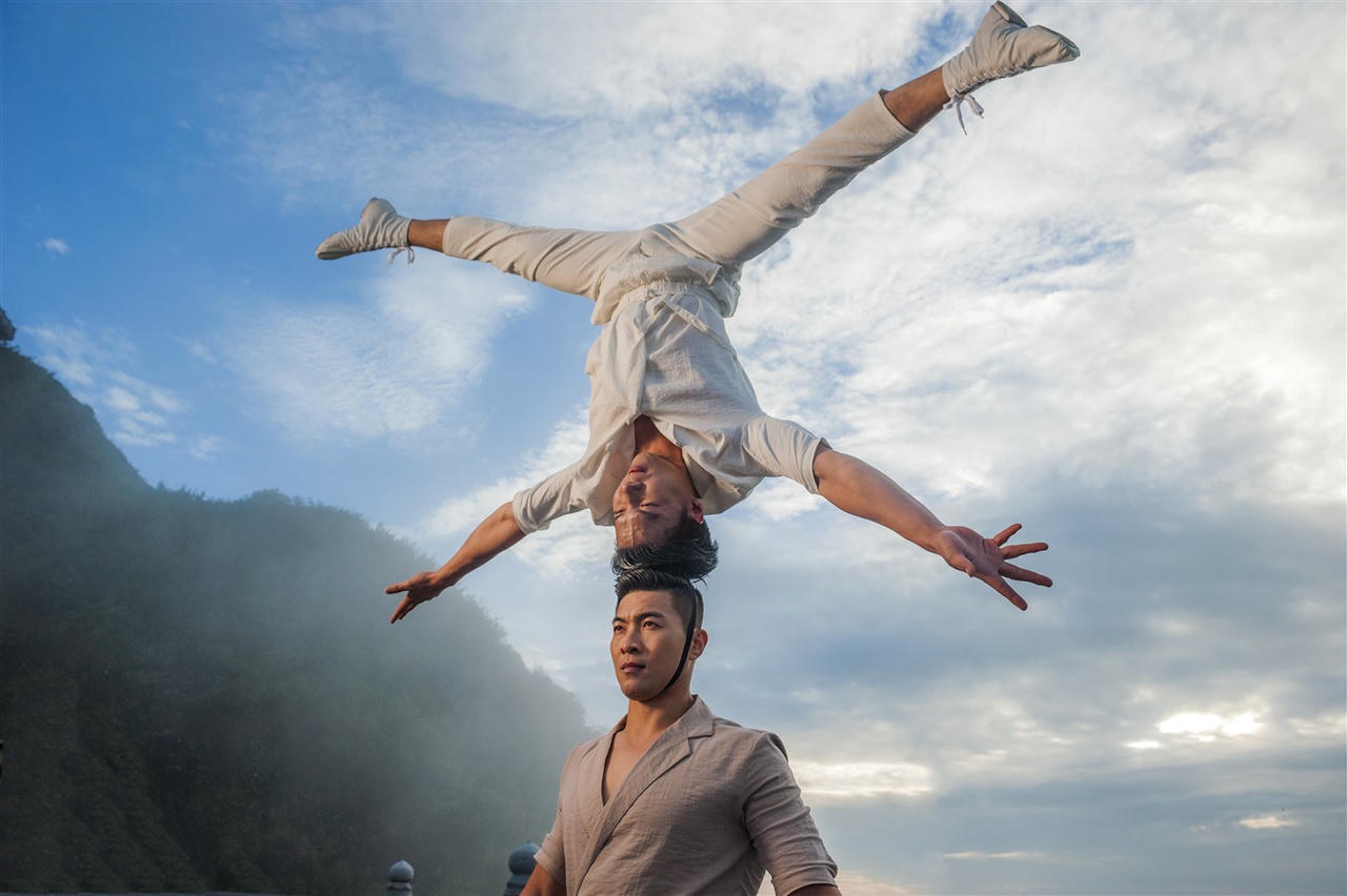 Màn trình diễn cực đỉnh của bộ đôi Quốc Cơ, Quốc Nghiệp trên Nóc nhà Đông Dương