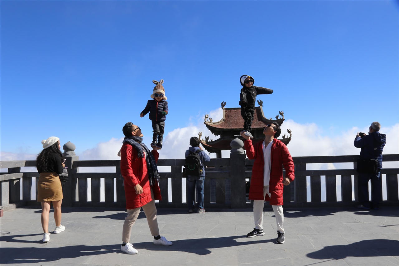 Màn trình diễn cực đỉnh của bộ đôi Quốc Cơ, Quốc Nghiệp trên Nóc nhà Đông Dương