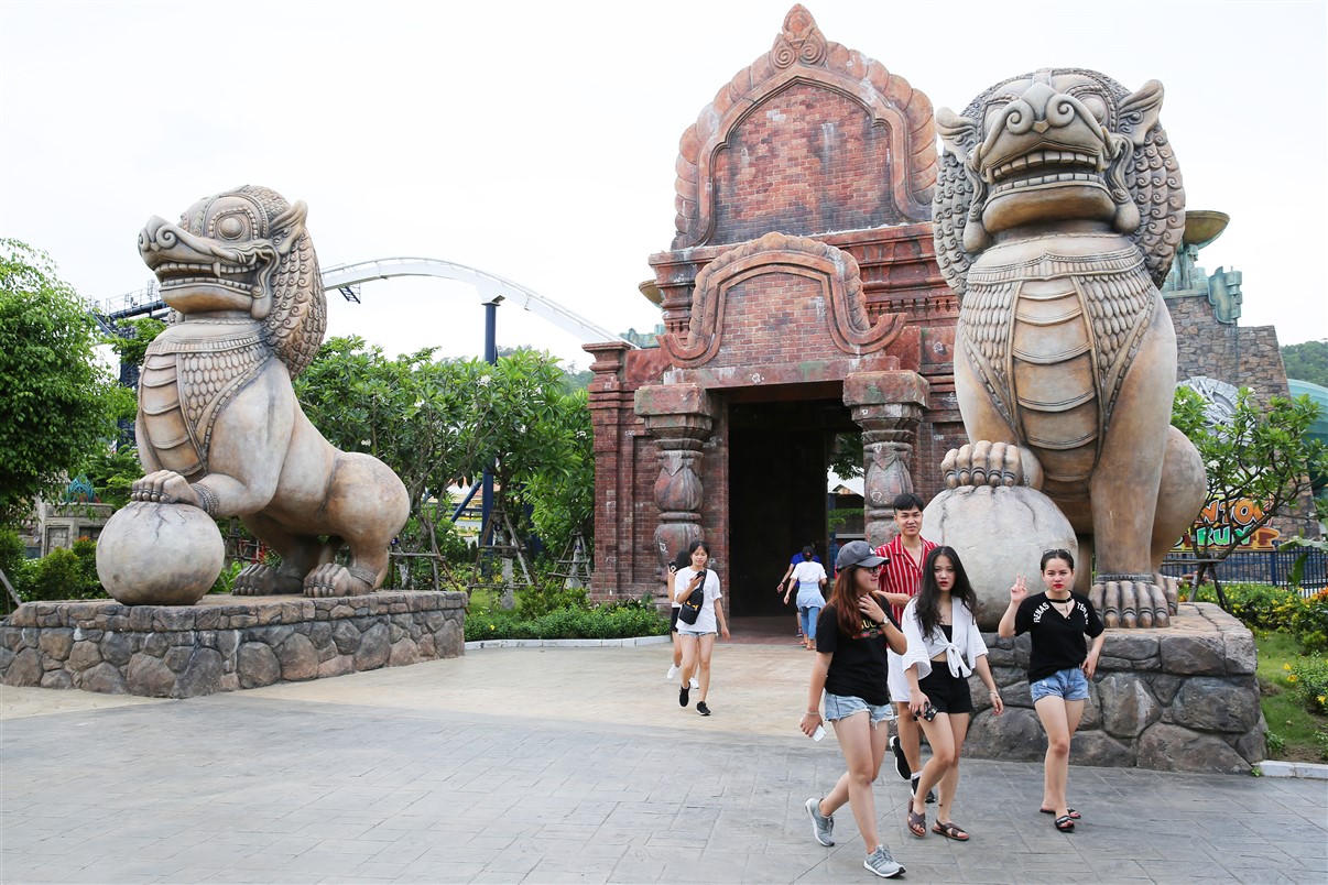 Đến Sun World Halong Complex để du ngoạn… từ Á sang Âu