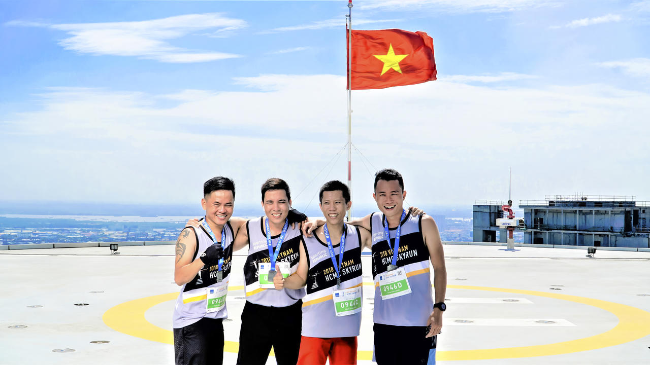 Cuộc đua HCMC Skyrun 2018:  Dân mạng trầm trồ thán phục sân đỗ trực thăng Việt Nam đầu tiên đẹp như phim Hollywood