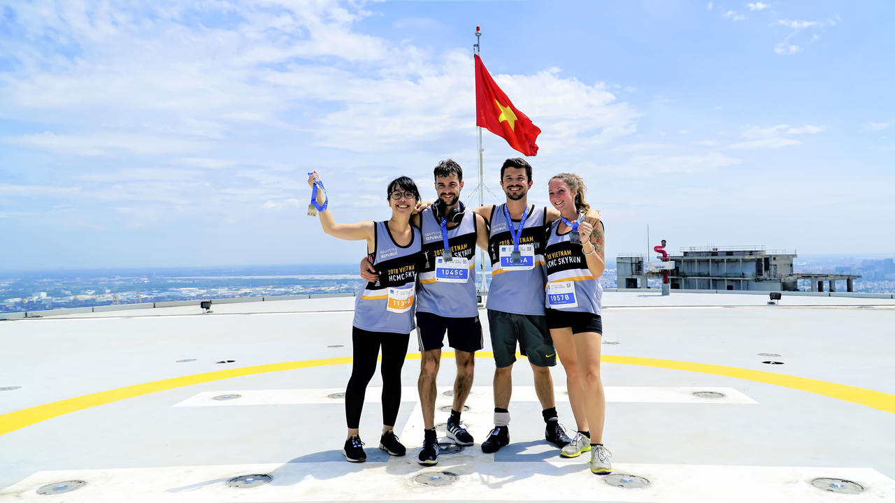 Cuộc đua HCMC Skyrun 2018:  Dân mạng trầm trồ thán phục sân đỗ trực thăng Việt Nam đầu tiên đẹp như phim Hollywood