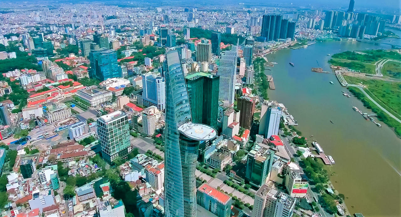 Cuộc đua HCMC Skyrun 2018:  Dân mạng trầm trồ thán phục sân đỗ trực thăng Việt Nam đầu tiên đẹp như phim Hollywood