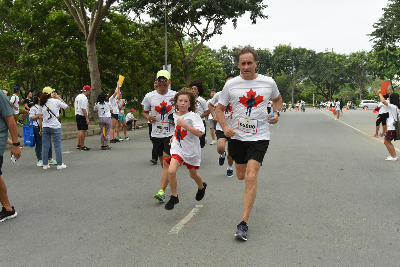 Gần 700 nhân viên và đại lý Manulife Việt Nam tham gia Chương trình chạy bộ từ thiện Terry Fox 2018