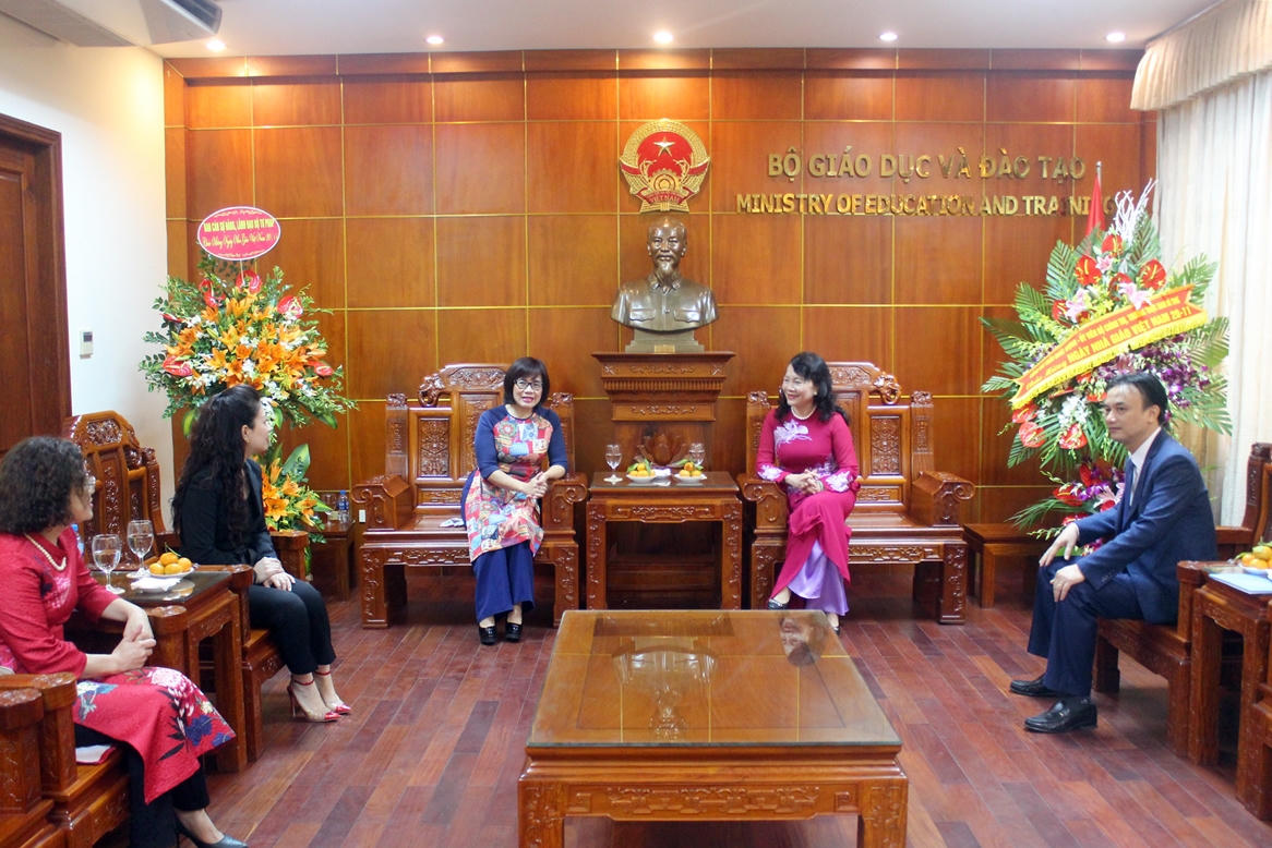 Lãnh đạo Bộ Tư pháp chúc mừng Bộ Giáo dục & Đào tạo nhân Ngày Nhà giáo Việt Nam 20/11