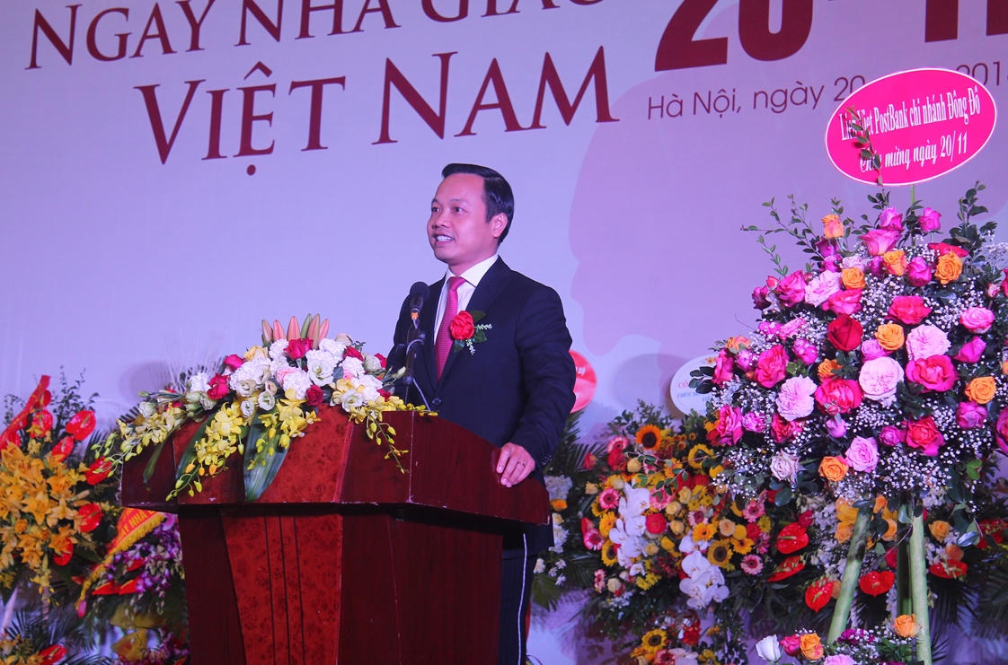 Đại học Luật Hà Nội kỷ niệm 36 năm Ngày Nhà giáo Việt Nam 20/11