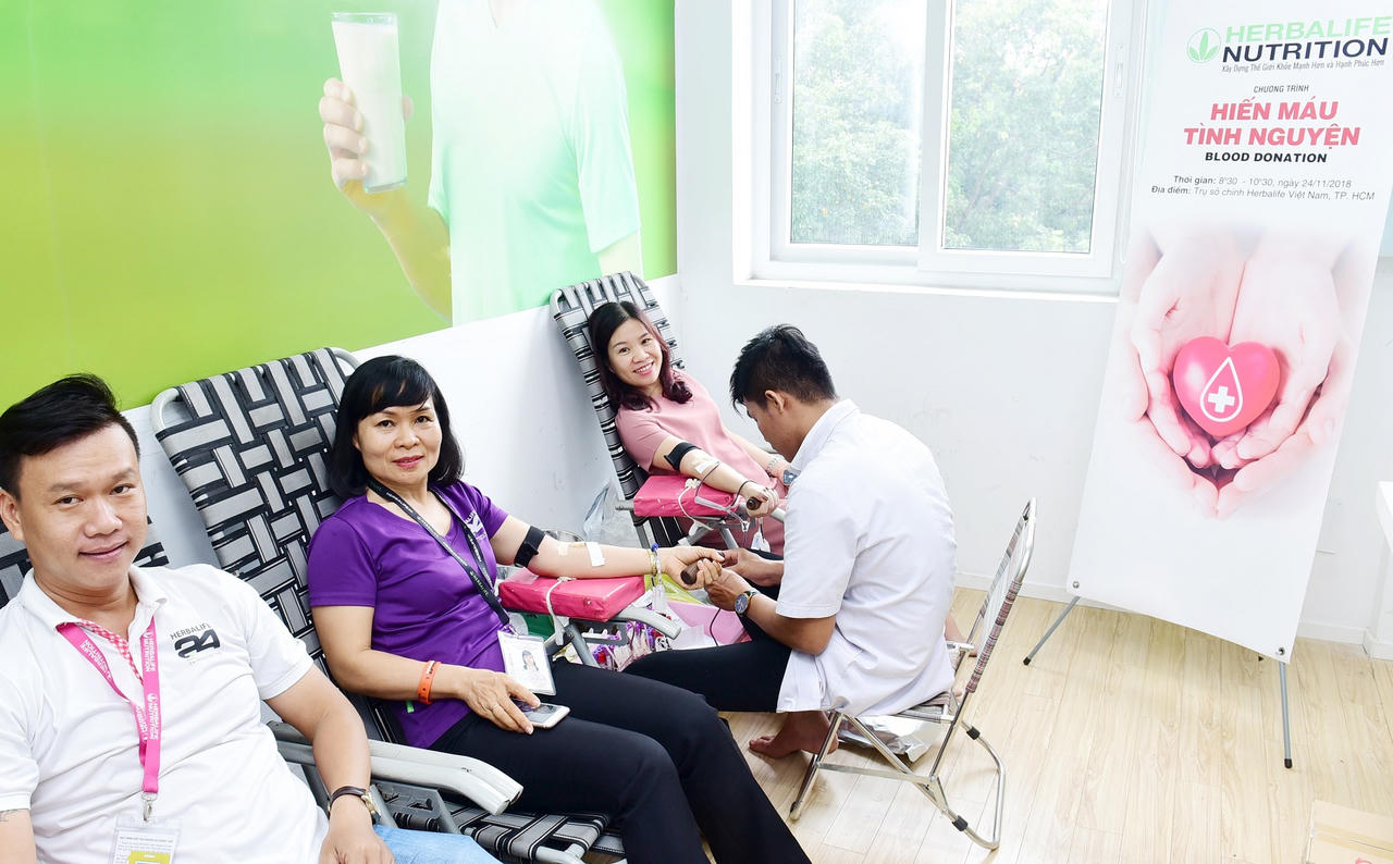 Thành viên độc lập và nhân viên Herbalife Việt Nam hưởng ứng mạnh mẽ ngày hiến máu tình nguyện