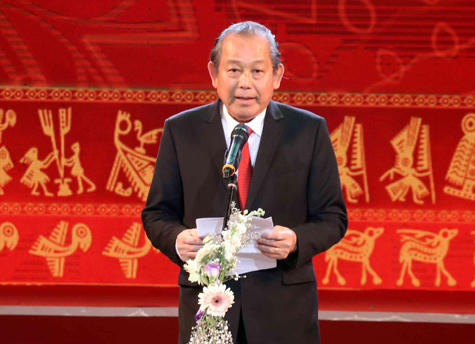 Nhiều học sinh, sinh viên dân tộc thiểu số xuất sắc được tuyên dương