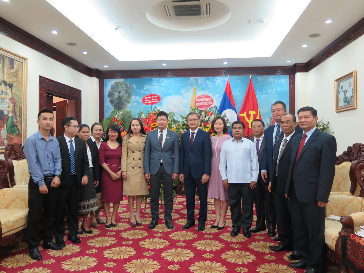 Bộ Tư pháp chúc mừng 43 năm Quốc khánh Lào