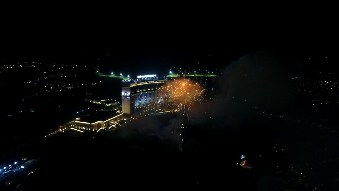 Chính thức khai trương quần thể nghỉ dưỡng “lưng tựa núi, mặt hướng biển” FLC Hạ Long