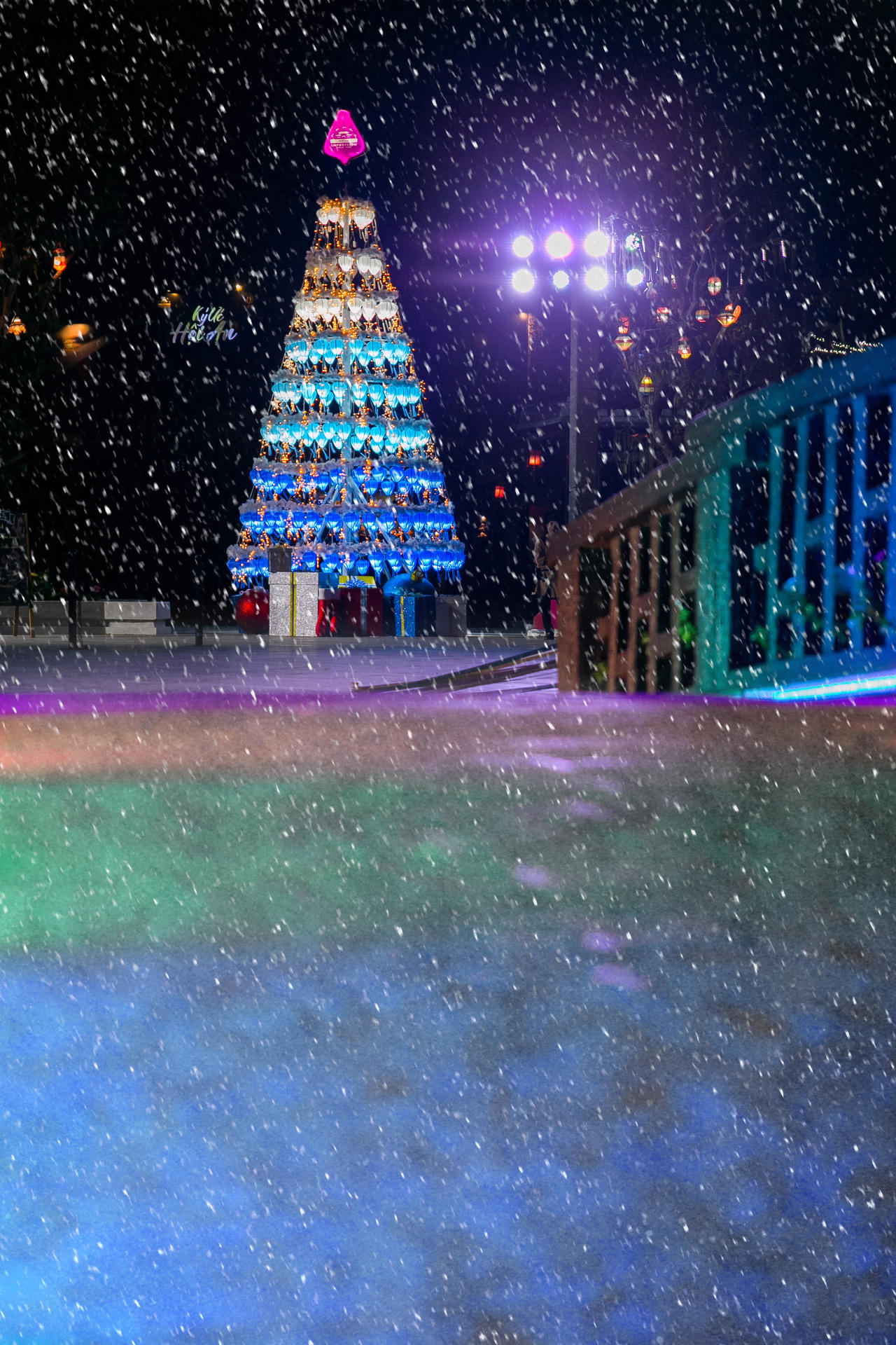 Tuyết rơi trên thương cảng Hội An 