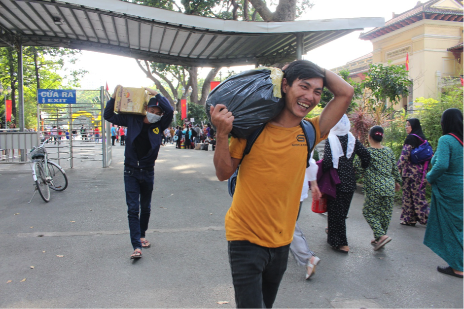 FE CREDIT mang Tết ấm áp đến cho người dân xa quê