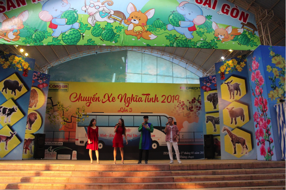 FE CREDIT mang Tết ấm áp đến cho người dân xa quê