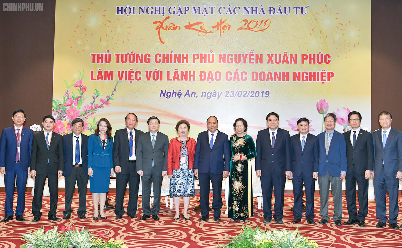 Thủ tướng tiếp các nhà đầu tư lớn tại Nghệ An