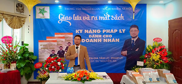 Ra mắt cuốn sách 'Kỹ năng pháp lý dành cho doanh nhân'