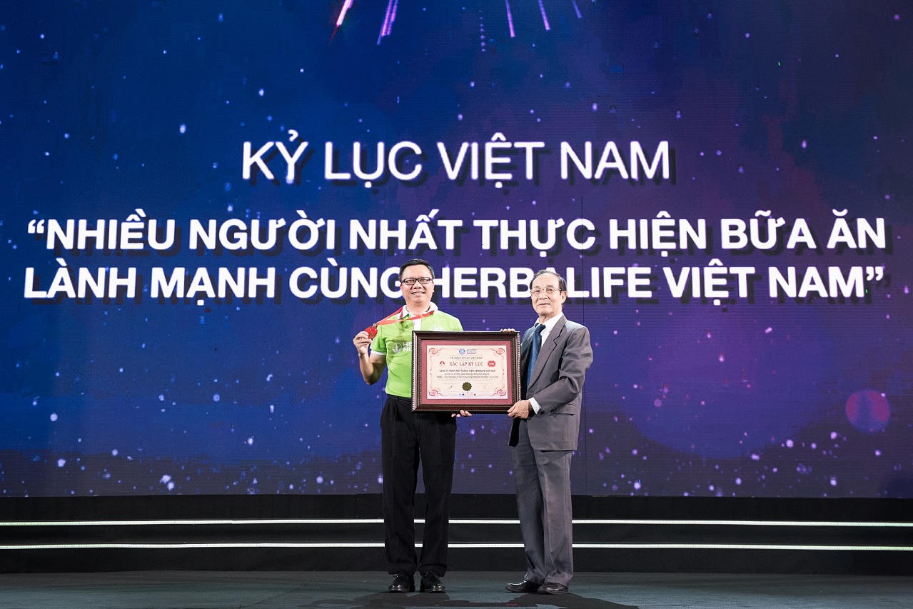 Herbalife tố chức sự kiện đồng diễn SHAKE kỷ lục tại chương trình khởi động đầu năm 