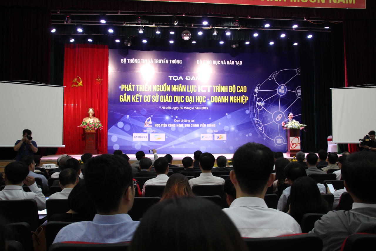 Phát triển nguồn nhân lực ICT trình độ cao:  Nhà nước - Trường Đại học và Doanh nghiệp phải cùng “bắt tay”